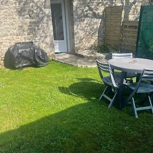 La Petite Maison De Kerguiniou Glomel